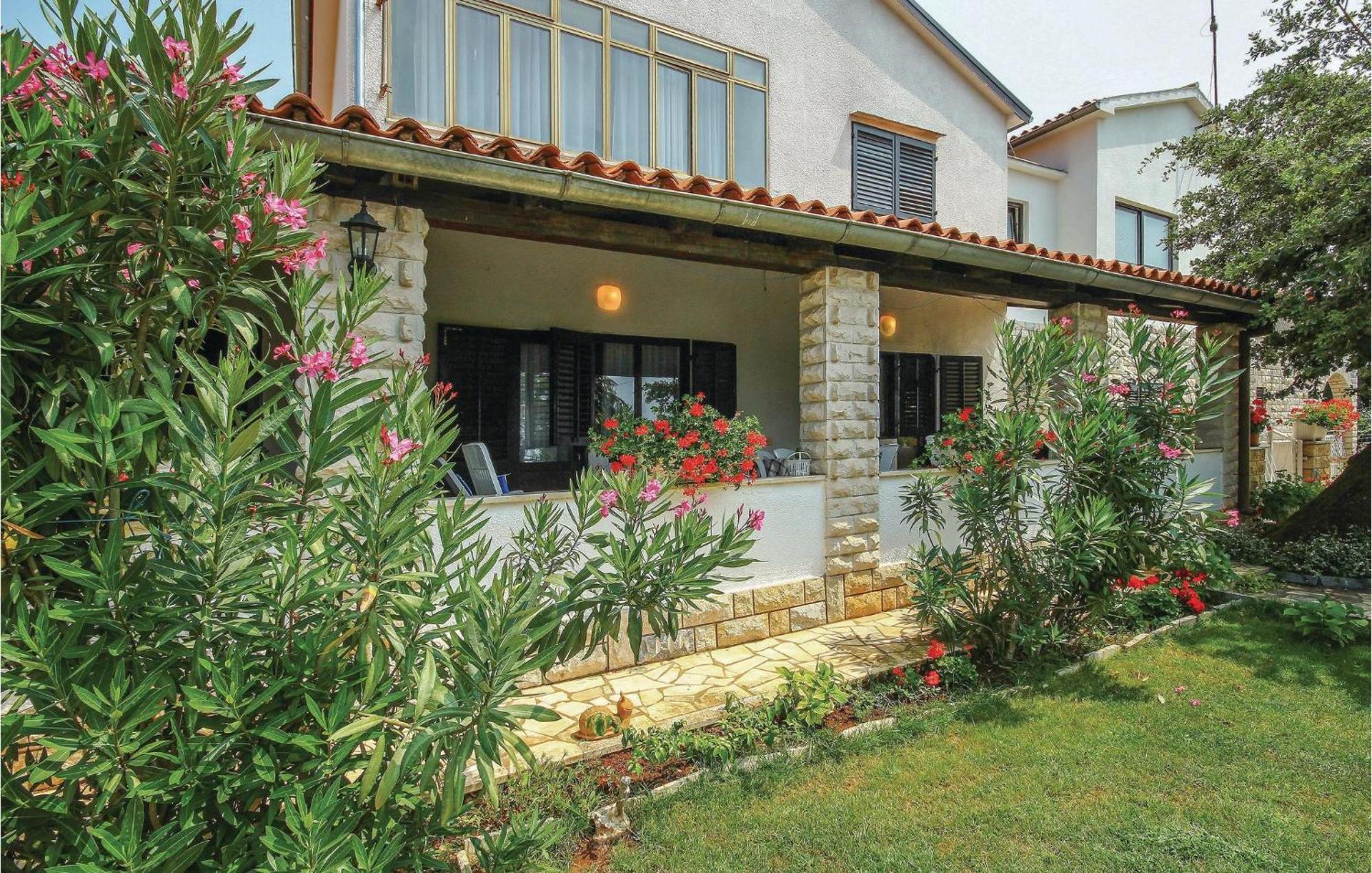 Beautiful Apartment In Porec With Wifi Eksteriør bilde