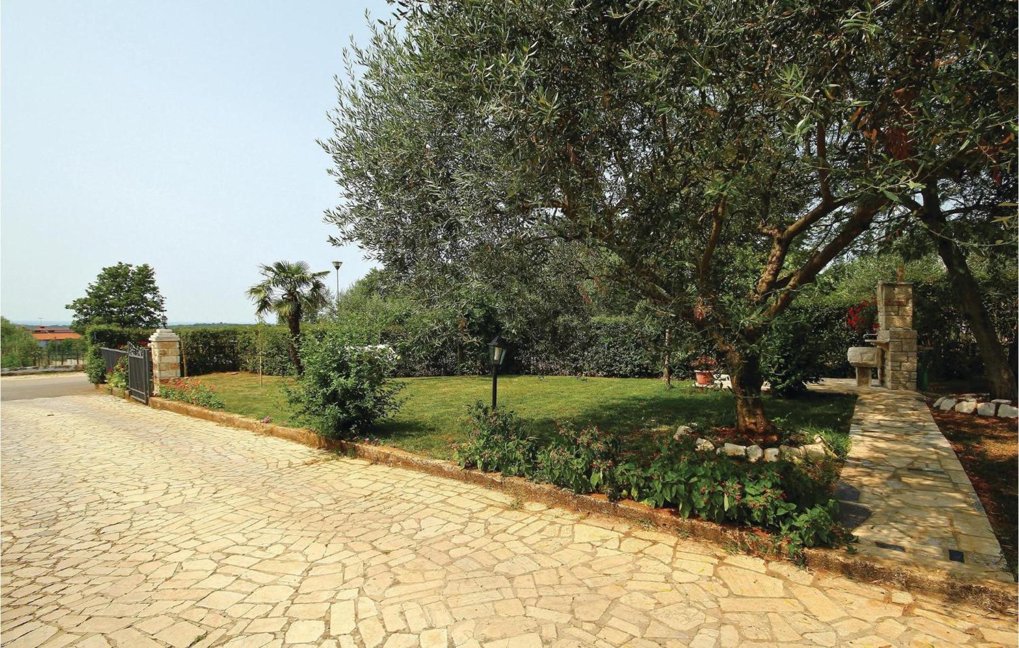 Beautiful Apartment In Porec With Wifi Eksteriør bilde
