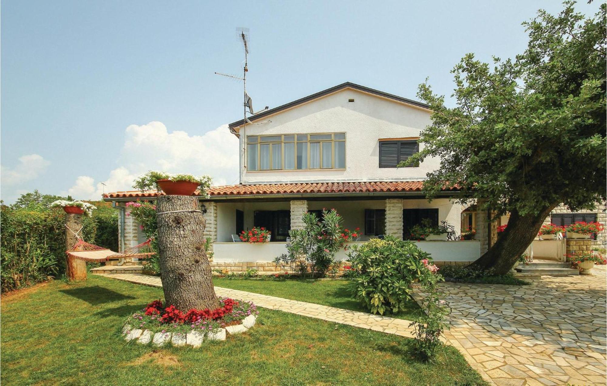 Beautiful Apartment In Porec With Wifi Eksteriør bilde