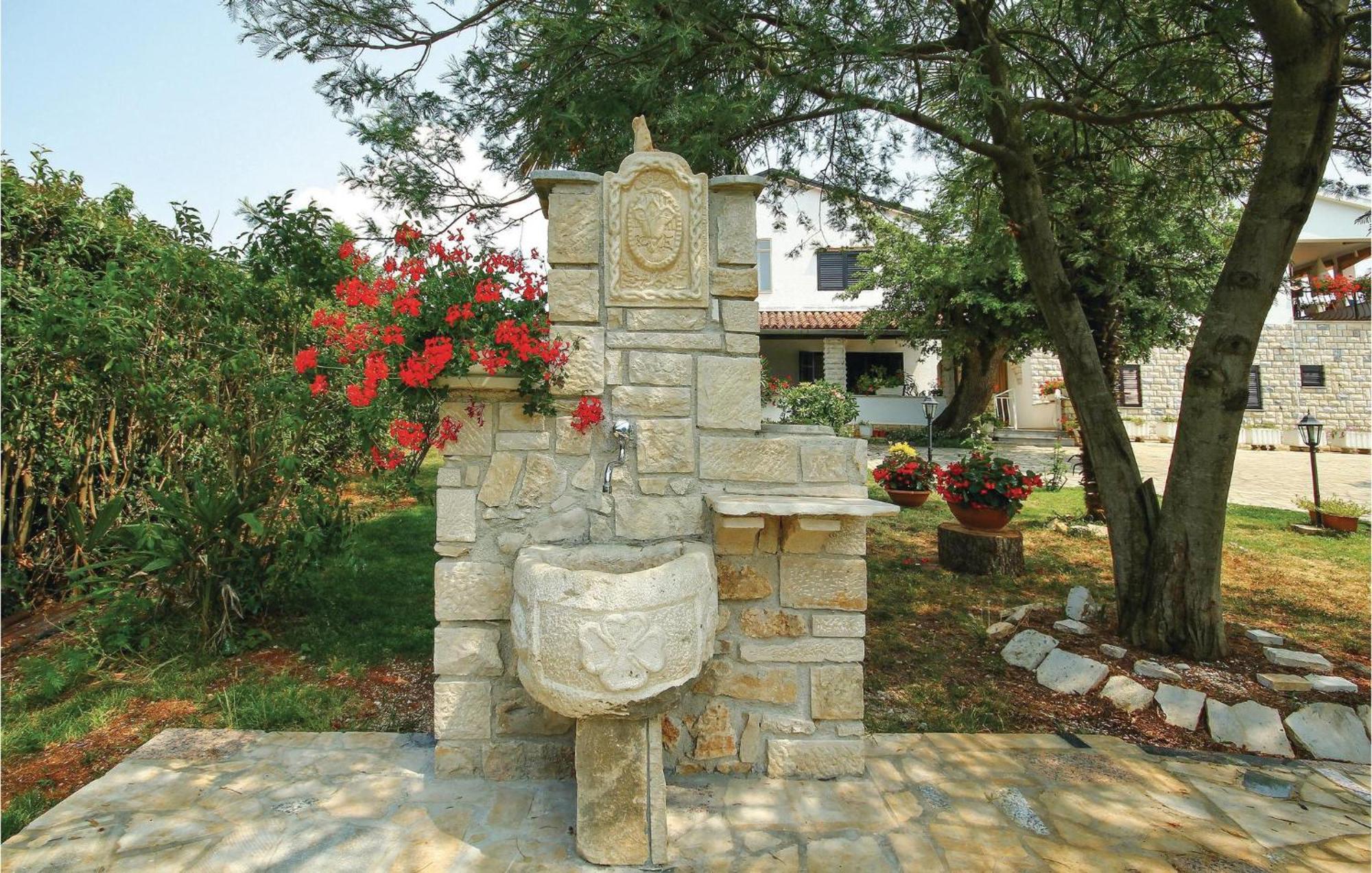 Beautiful Apartment In Porec With Wifi Eksteriør bilde