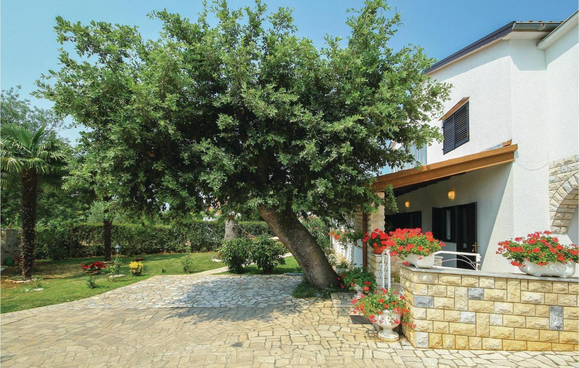 Beautiful Apartment In Porec With Wifi Eksteriør bilde